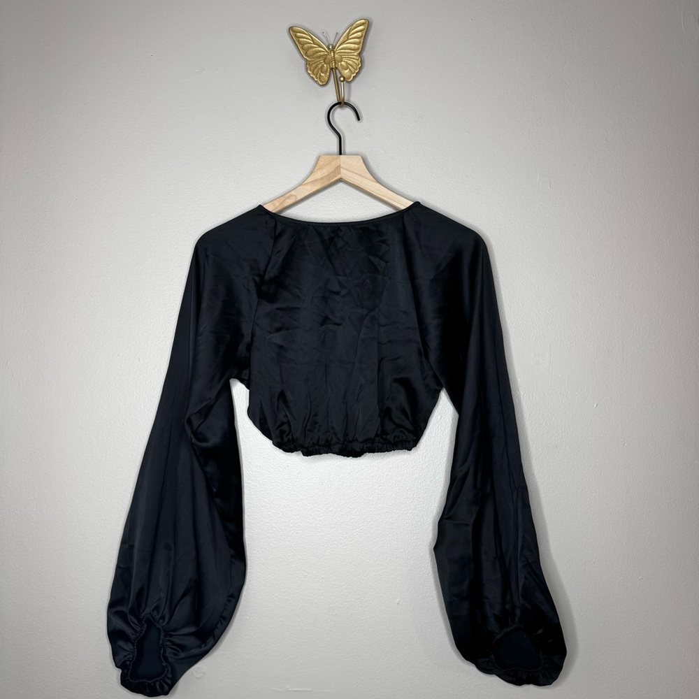 We Wore What Womens Size XS Billow Black Open Cross Back Crop Balloon Sleeve Top